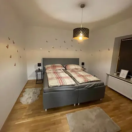 Freiblick 1 Bad Glbg Mit Garten Top1 דירה באד גלייכנברג